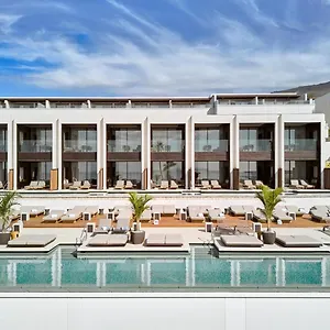 https://royal-hideaway-corales-villas.adeje-hotels.com